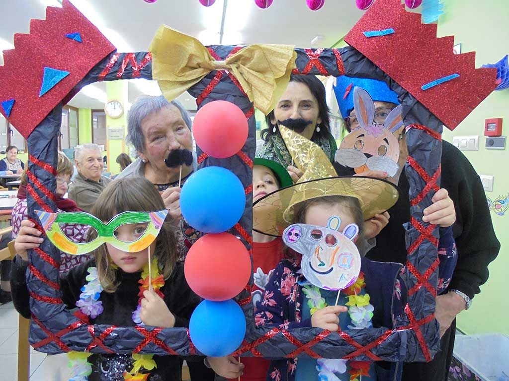 Carnaval en el centro de Día de mayores Aita Menni de Arrasate