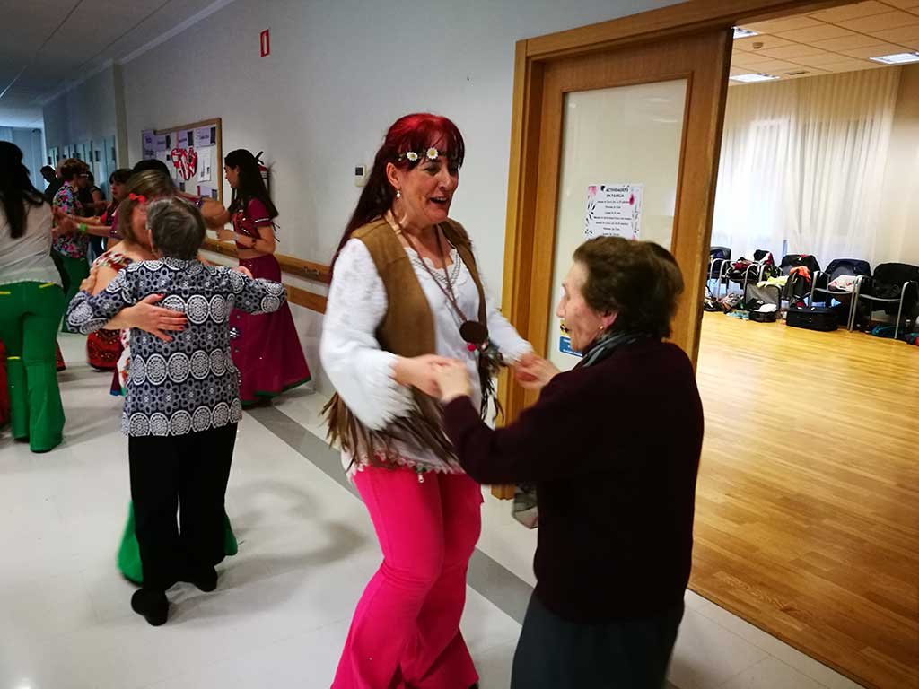 Exhibición de Baile en la Residencia de Personas Mayores Txurdinagabarri de Bilbao