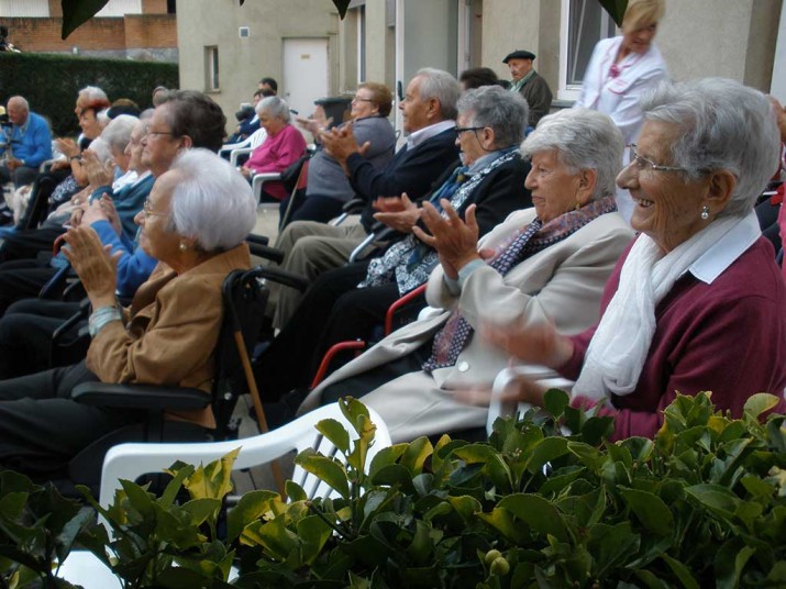 Nagusilan actúa en en la Residencia de personas ancianos Santiago de Villabona