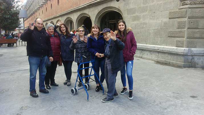 Visita de la Residencia de personas mayores Txurdinagabarri al Centro Azkuna de Bilbao