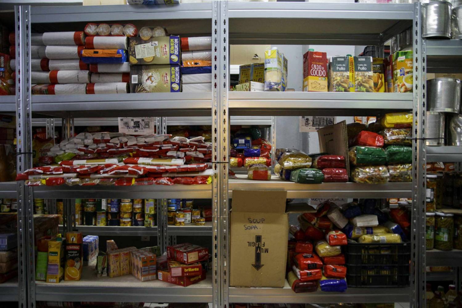 Almacén de alimentos para refugiados en Grecia