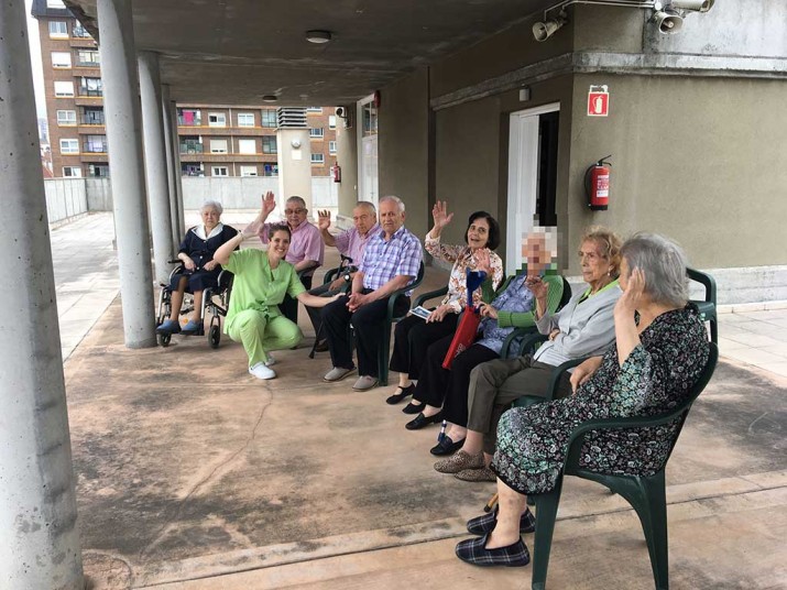 Verano en la Residencia de persdonas mayores Txurdinagabarri de Bilbao