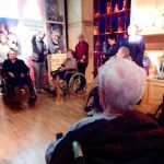 Visita de la Residencia de personas mayores Santiago de Villabona al Topic de Tolosa